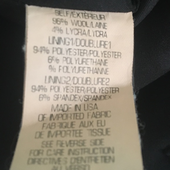 Theory like new one button notched collar black blazer size 8 - Picture 3 of 4